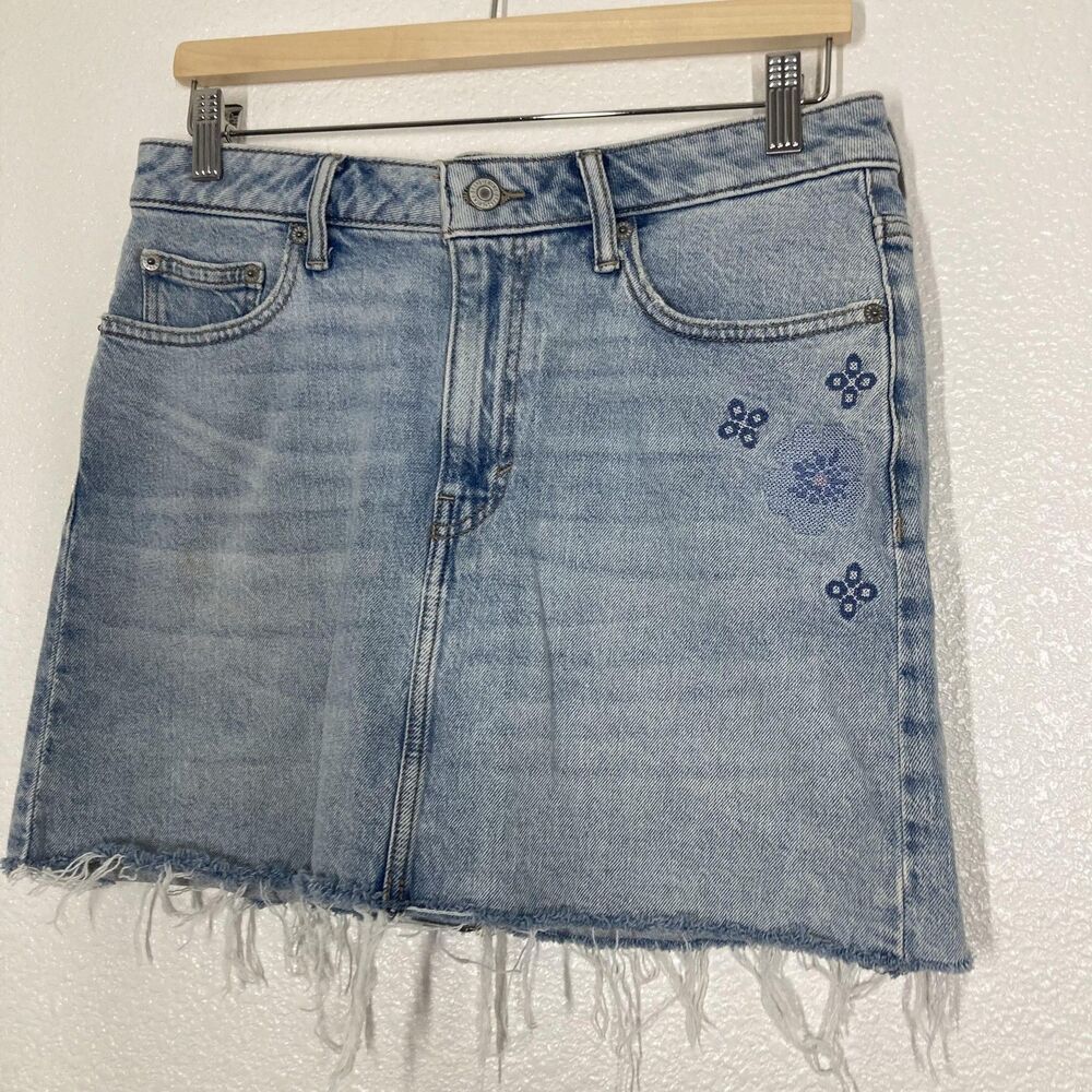 Y2K Lucky Brand Skirt Womens 8/29 Light Wash Mini Denim Raw Hem Stretch Floral